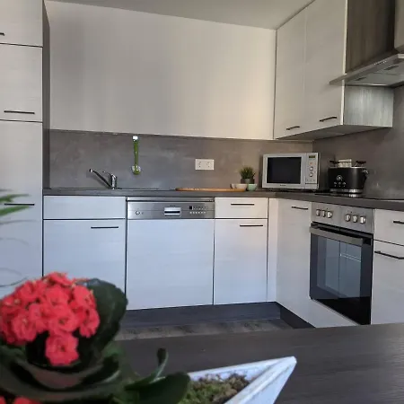 Grosszuegige 3-zimmer-wohnung Im Taunus - 2 Baeder & Familienfreundlich * Neu-Anspach