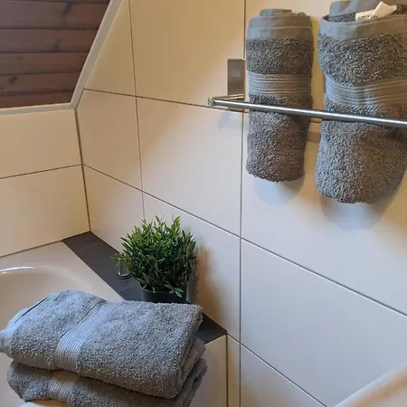 Grosszuegige 3-Zimmer-Wohnung Im Taunus - 2 Baeder & Familienfreundlich *