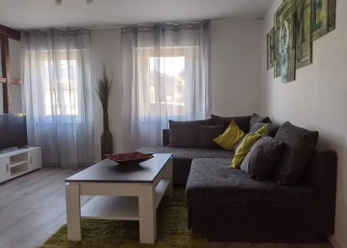 Grosszuegige 3-zimmer-wohnung Im Taunus - 2 Baeder & Familienfreundlich Apartman